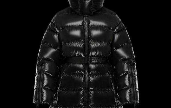 Moncler Outlet used