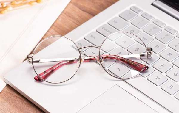 Buy the right reading glasses at Myglassesmart