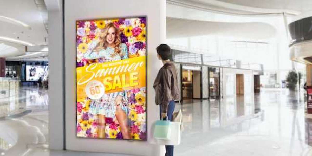 The Role of Retail Digital Signage in Creating a Seamless Shopping Experience