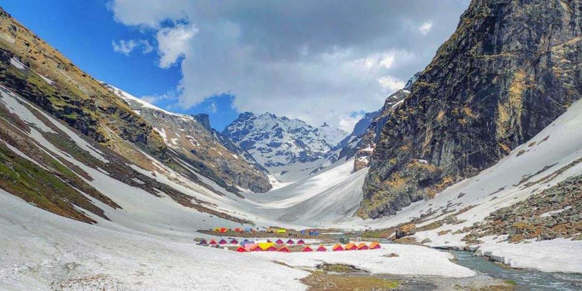 Hampta Pass Trek: A Gateway to Alpine Bliss