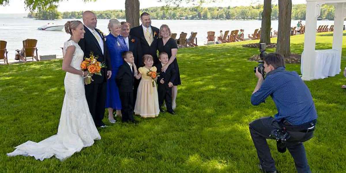 Essential Tips for Wedding Photography