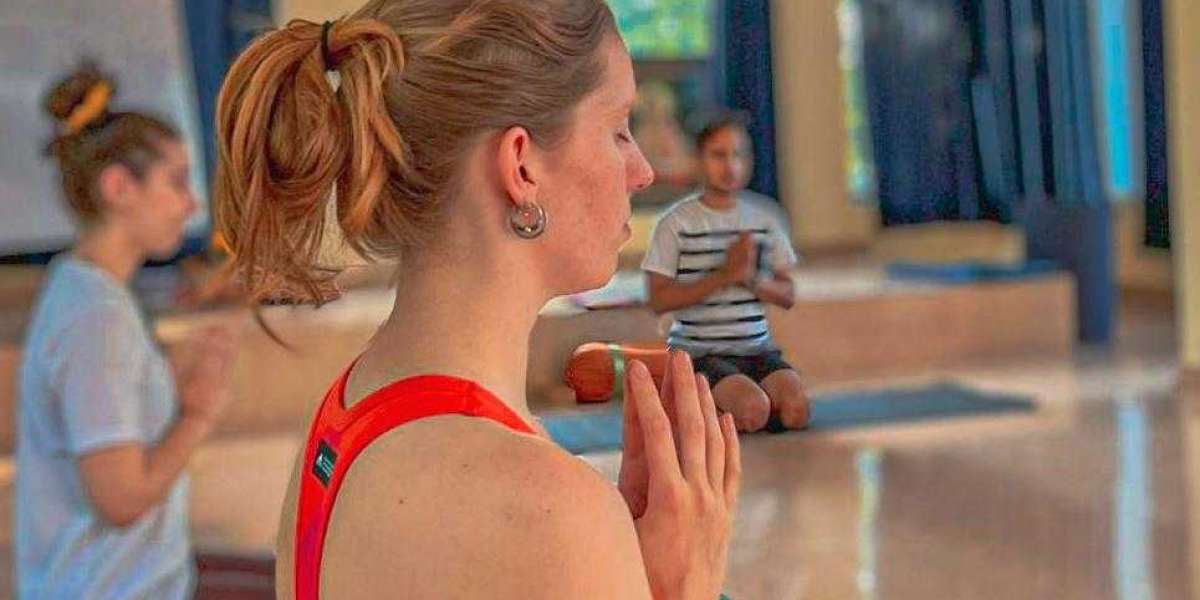 200 Hour Yoga Teacher Training in Rishikesh India in 2024