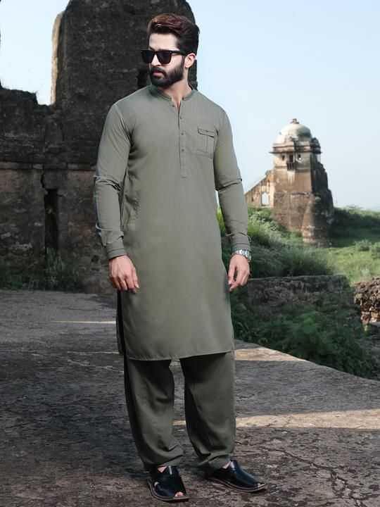 Men shalwar kameez come in a variety of fabrics to choose from.