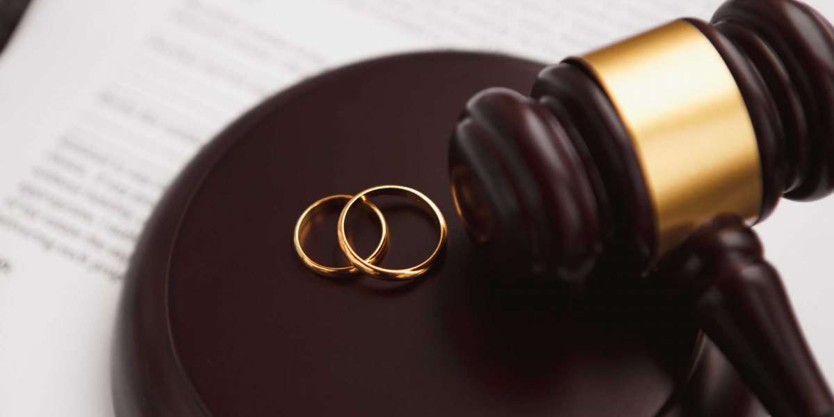 Navigating Finances in a New York State Divorce: Beyond the Myth of a Divorce Calculator