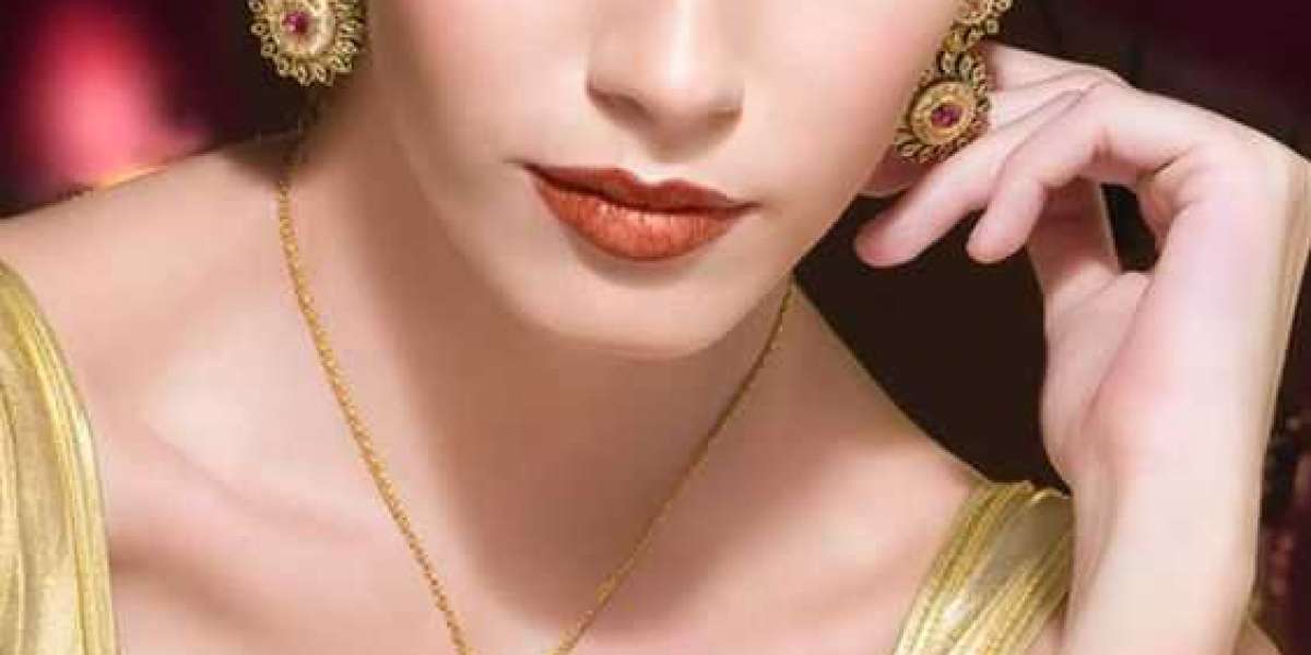Gift of Gold: Why Malani Jewelers' Pendant Sets Make Perfect Presents