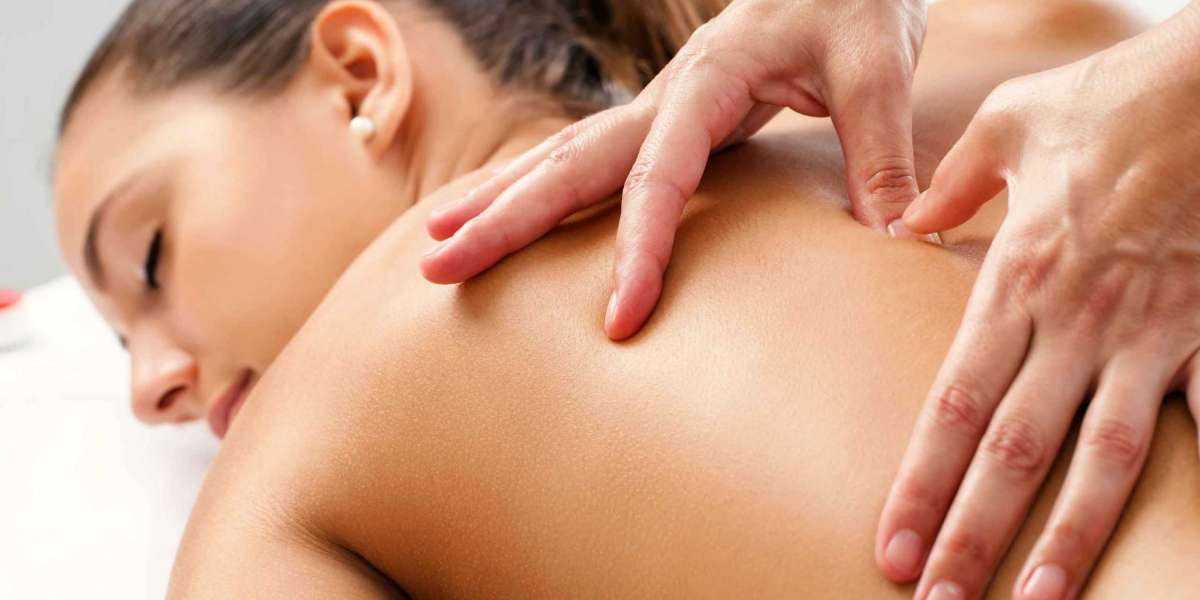 London's Top Deep Tissue Massage Specialists: Unraveling Muscle Tension