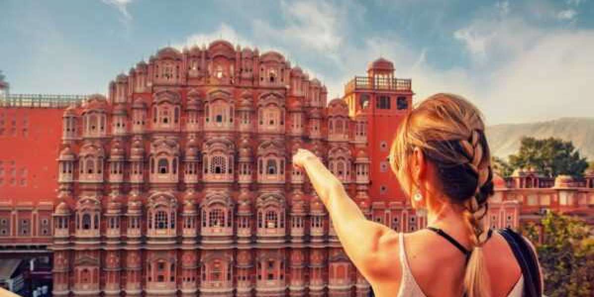 Hire Tour Guide In Jaipur