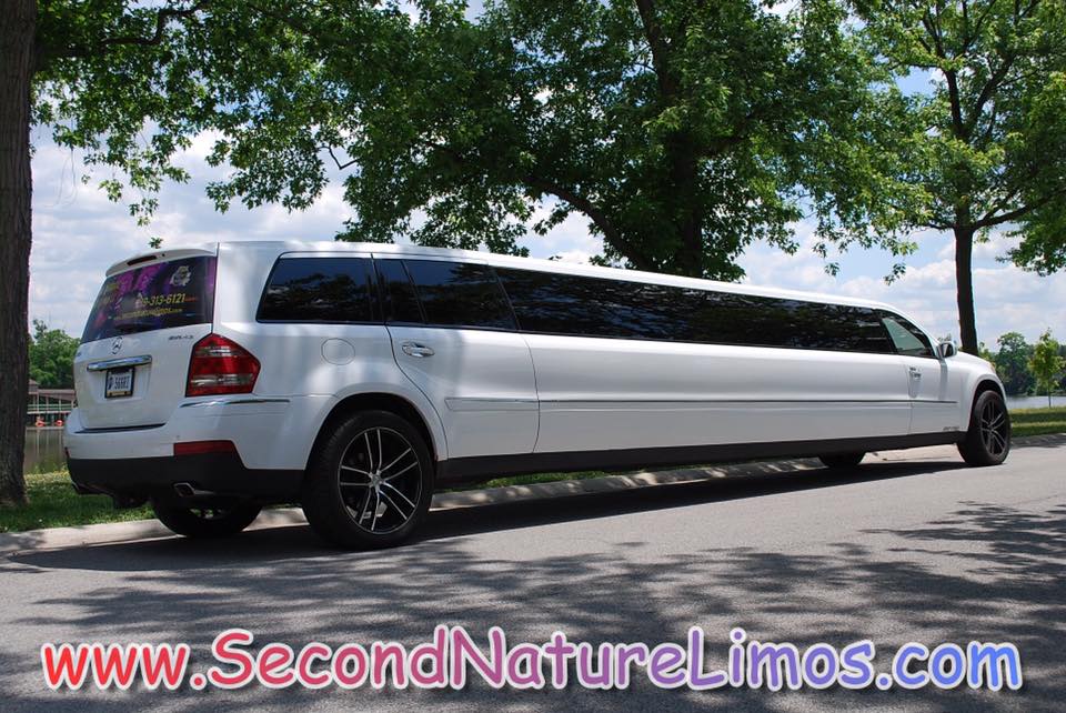 Celebrating Special Occasions in Style: Why a Limo Makes Your Anniversary Unforgettable in Merrillville – Second Nature Limousine