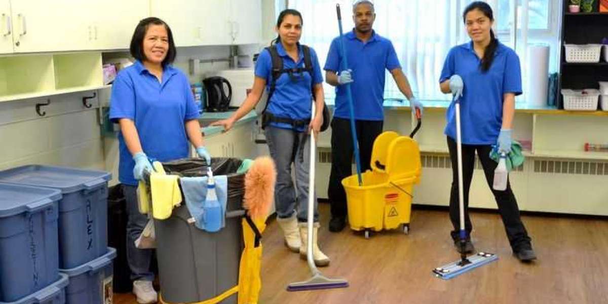 Choosing Commercial Cleaning Services in Oakville: Bid Adieu to Your Worries