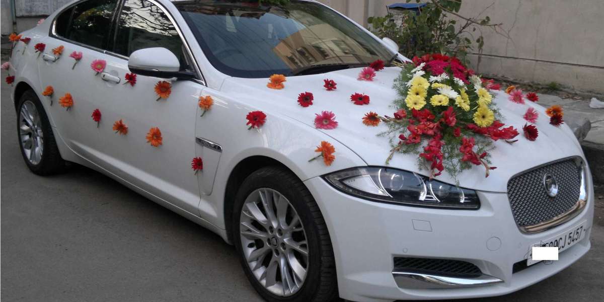 Beautifully decorated wedding car: Make your special day unforgettable