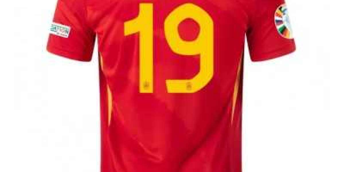 Der 16-Lamine Yamal Jährige aus Spanien stellt Rekord als jüngster Torschütze auf