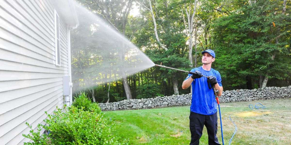 10 Tips for Choosing the Right Power Washing Services