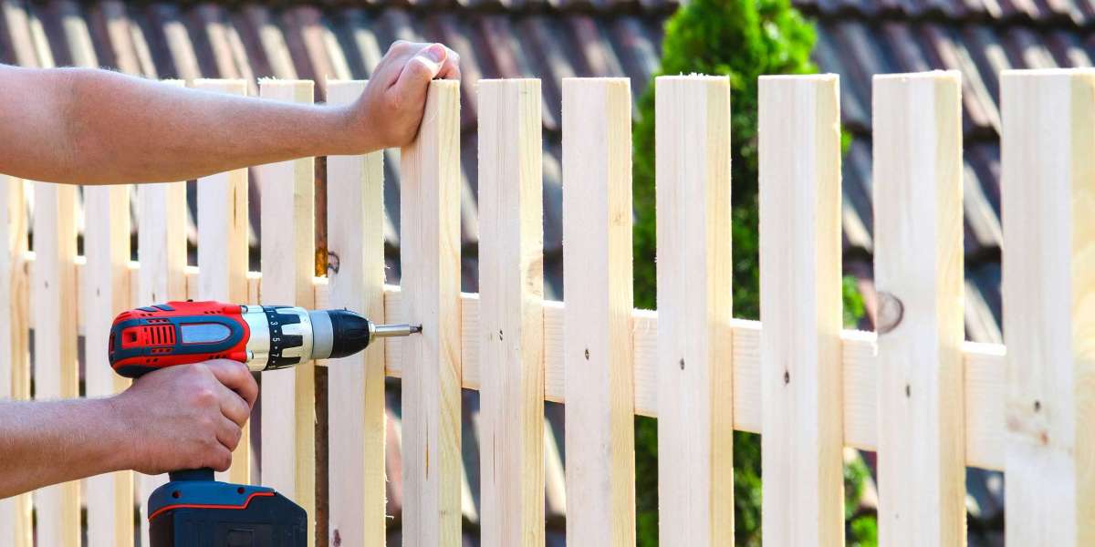 How to Find the Best Fence Installation & Repair Services