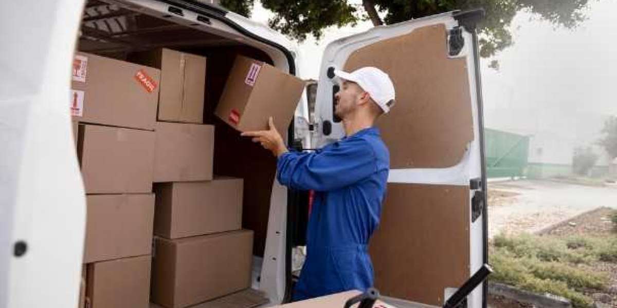 Top 10  Benefits of Working with Downsizing Professionals for Your Next Move