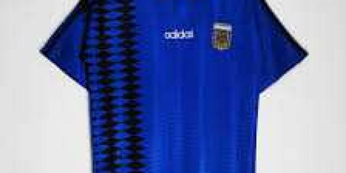 El Papel de las Camisetas Retro Futbol en la Moda Deportiva