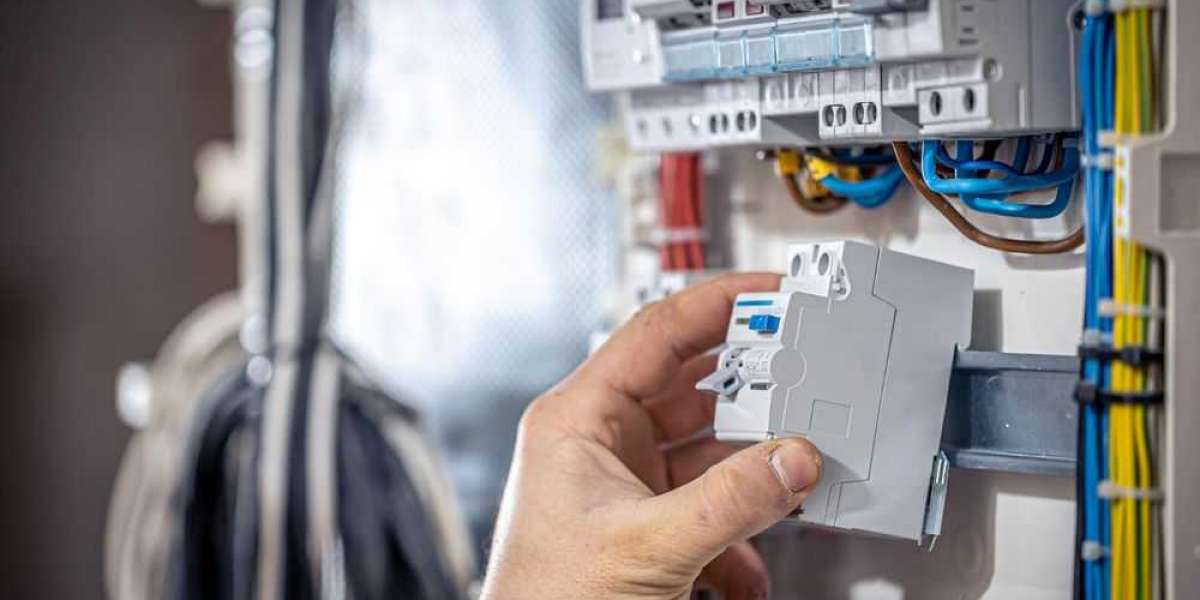 What  to Expect During Your Commercial Electrical Service Call