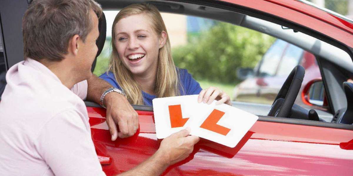 The Fast Track to Success with a Driving Instructor in Manchester