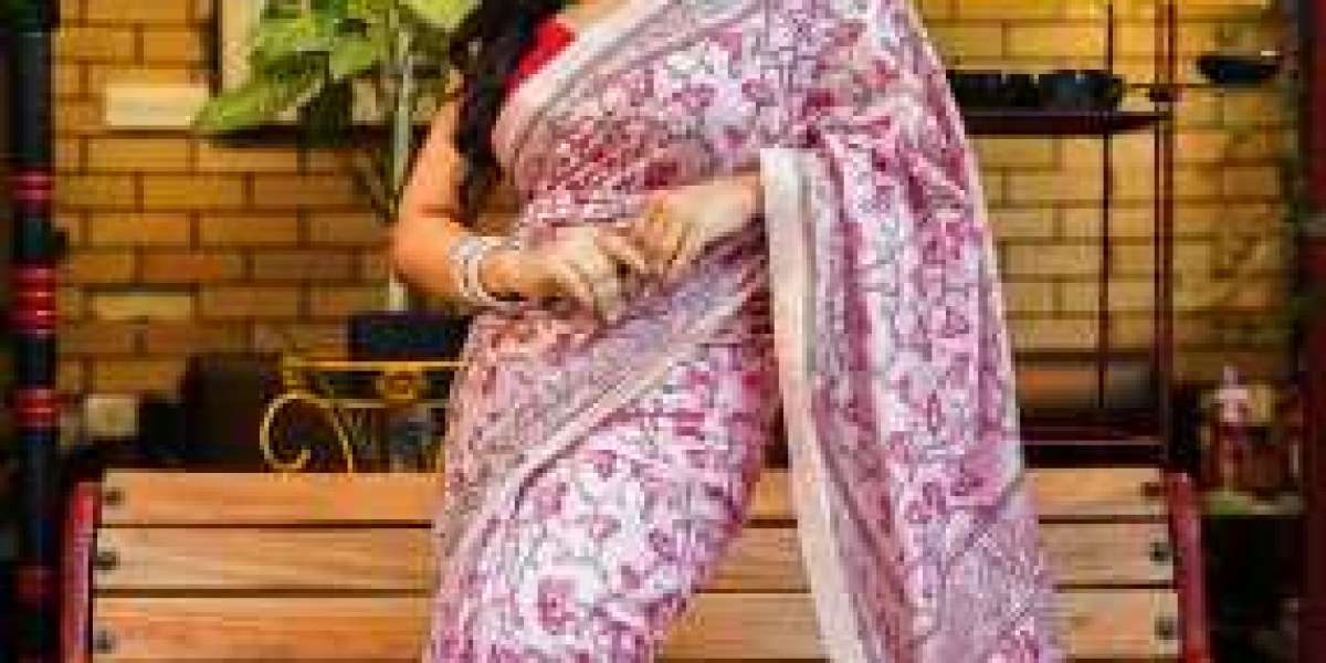 Elevate Your Wardrobe with Authentic Maheshwari and Mangalgiri Sarees