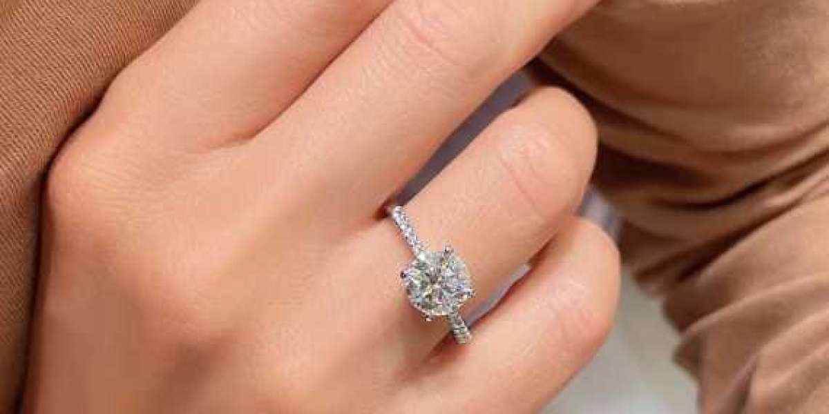 A Guide to Buying Engagement Rings from Trusted Websites