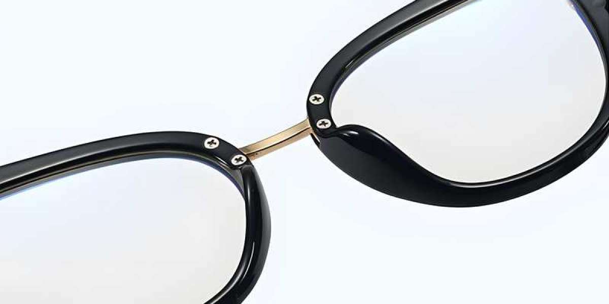 The Eyeglasses Frame Can Be Worn Centered On The Face