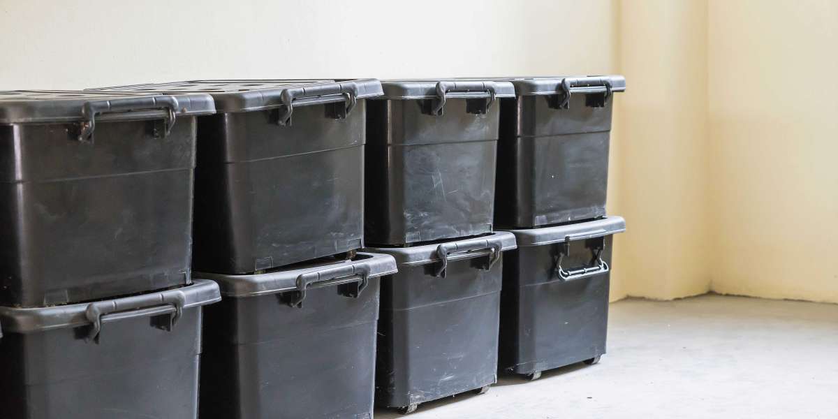 5 Benefits of Using Plastic Storage Bins in Your Warehouse or Workshop