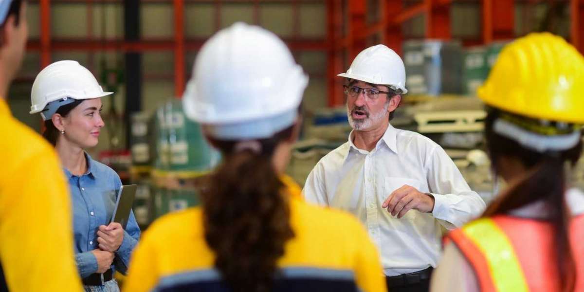 Strengthen Safety Knowledge with Online Certification and Trainer Courses