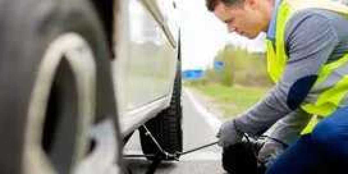 Why Every Driver Should Consider Roadside Assistance Coverage in Their Car Insurance Policy
