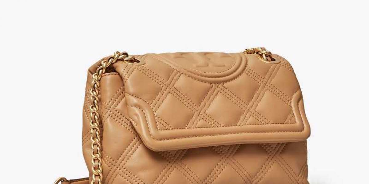 Tory Burch 時尚魅力全面解析：女性質感穿搭的經典首選