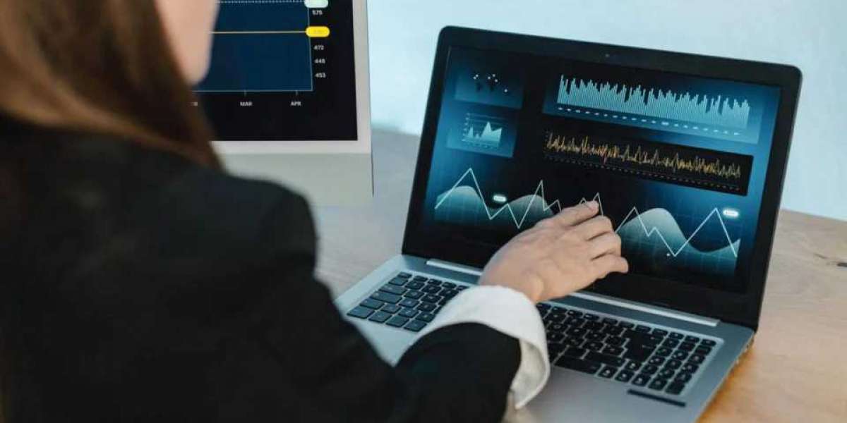 Real-Time-Analytics-with-Streaming-Data in Retail and E-Commerce