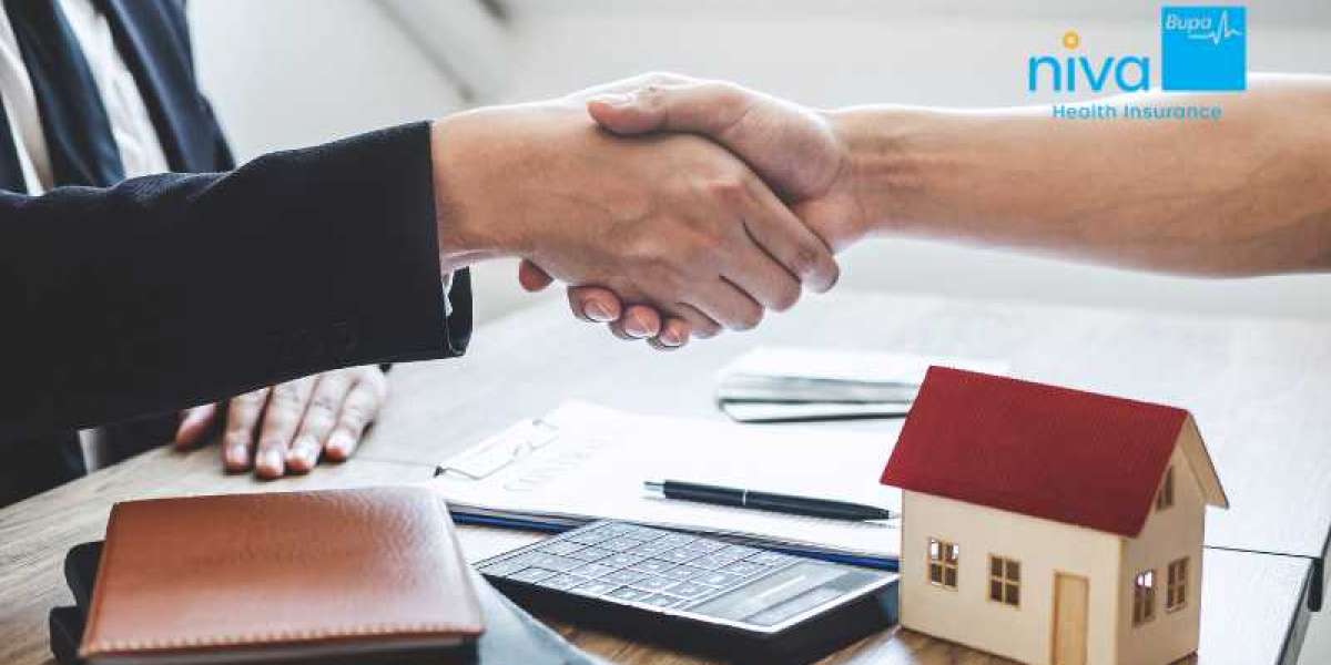 Insurance Seller: Role, Skills, and How to Start in 2025