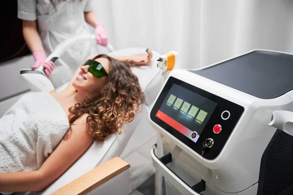 Рекомендації для чутливої шкіри: що працює, а чого варто уникати