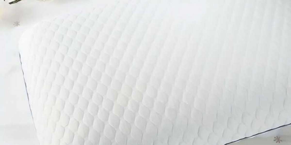 اكتشف راحة النوم الفاخرة مع تشكيلتنا الواسعة من المخدات الفندقية من قطن إكس